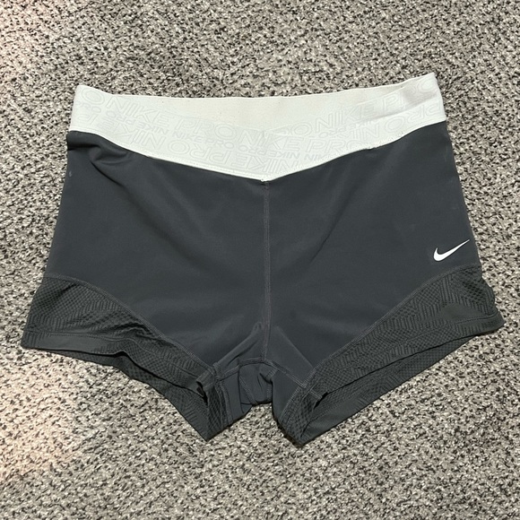 Nike Dri Fit shorts - Picture 2 of 2